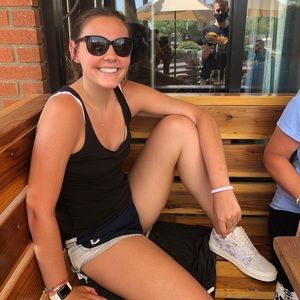 Meet your Posher, Maeve